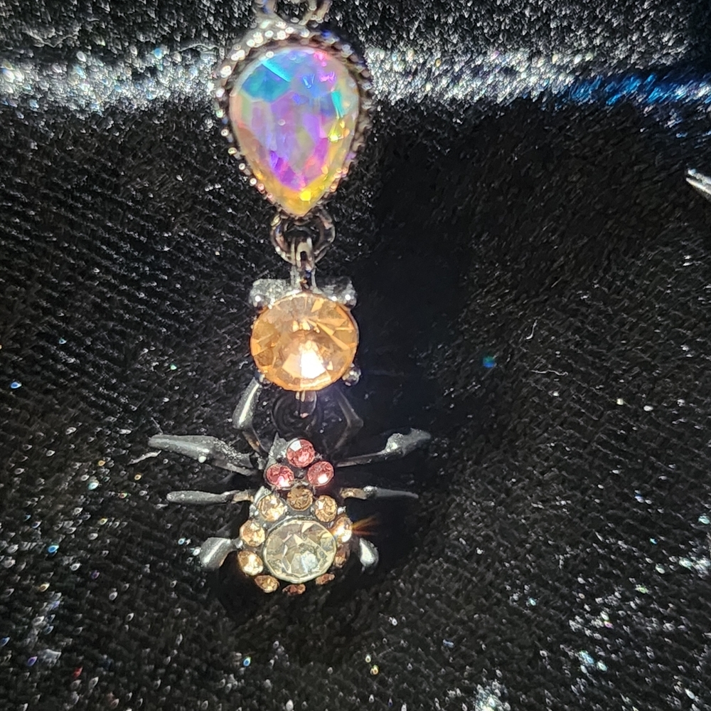 Betsey Johnson Dark Magic Crystal Spider Dangle Earrings NWOT - Picture 4 of 6